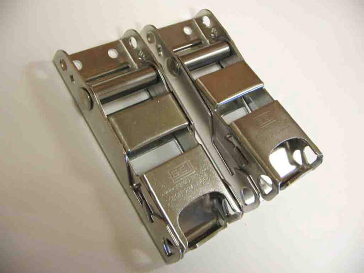 Standard SSI curtain device.. It has a pull down, \